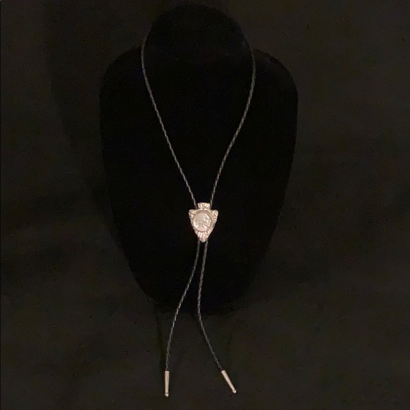 Bolero - Picture 2 of 5